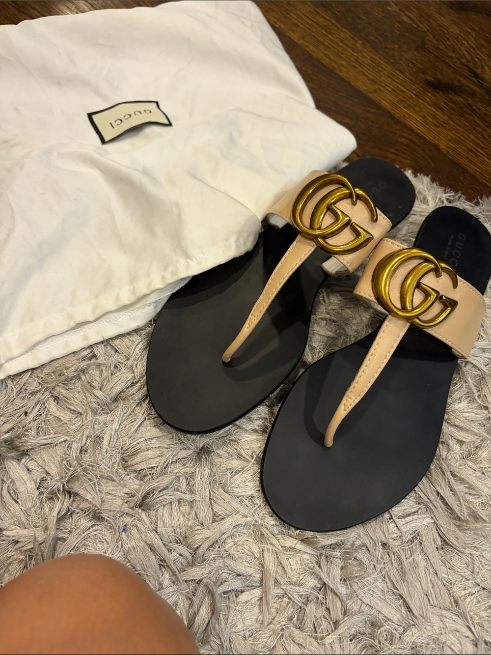 Gucci Black Footbed Beige Leather GG Thong Sandals with Gold Logo